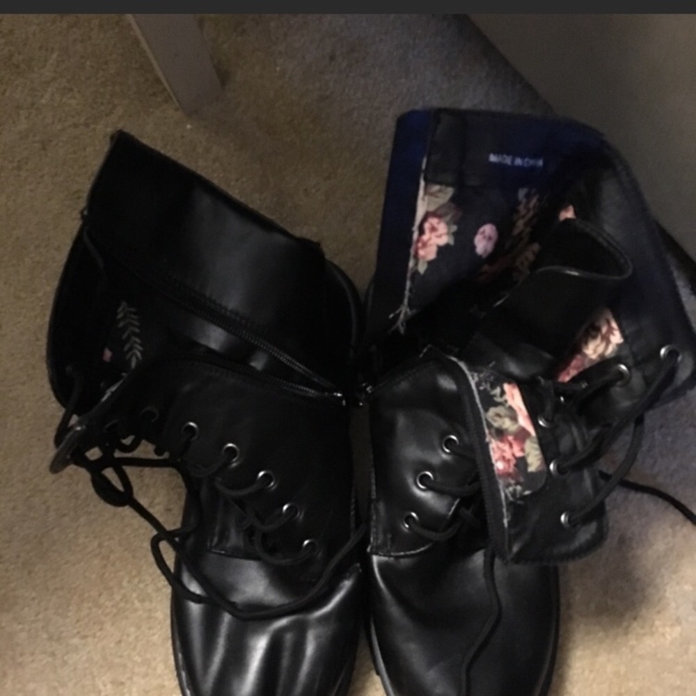 Black NWOT boots with floral lining